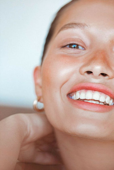 10 erreurs à ne pas faire pour une peau plus saine